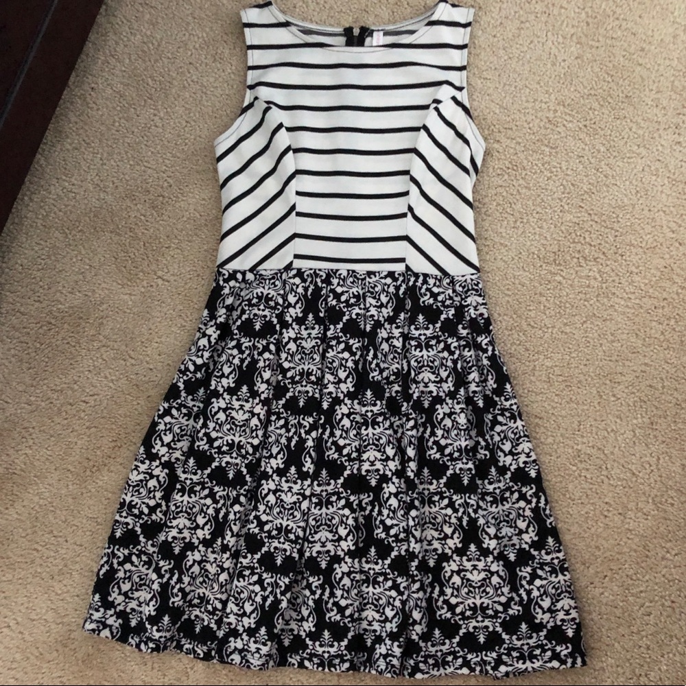 xhilaration pattern dress